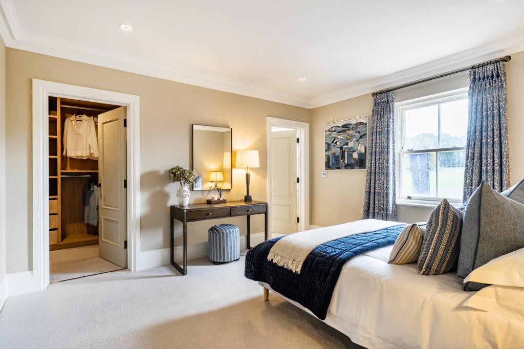 House in Southampton - More