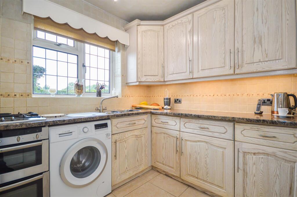 The Crescent, Altofts, Normanton - View 4
