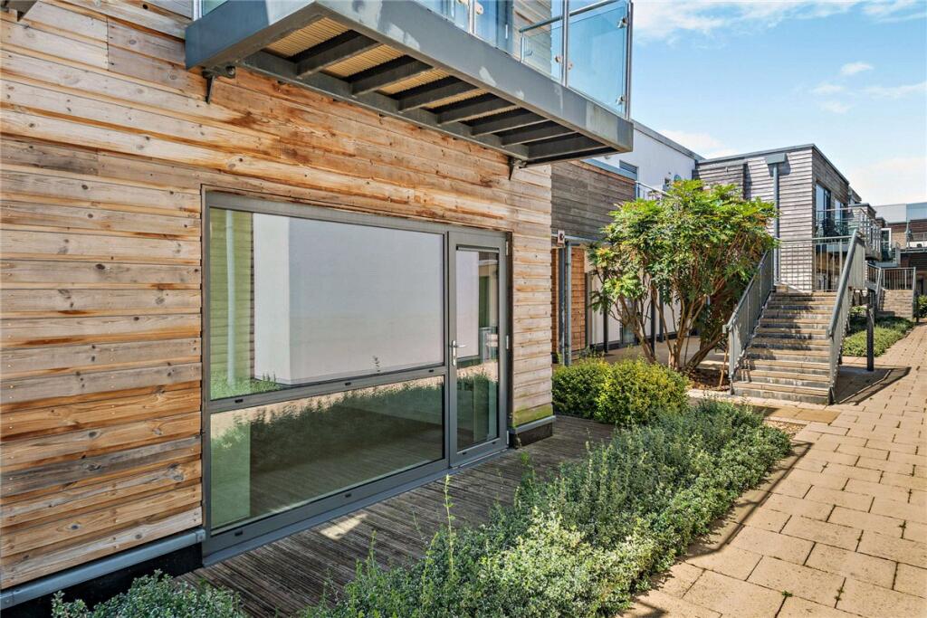 Apartment in Newbury, West Berkshire - View 4