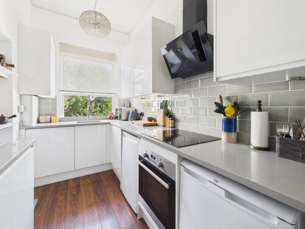 Apartment in Brighton - More