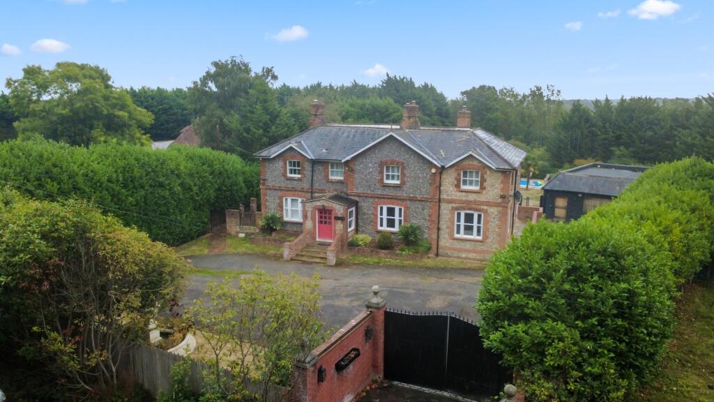 House in Sevenoaks, West Kingsdown - View 2