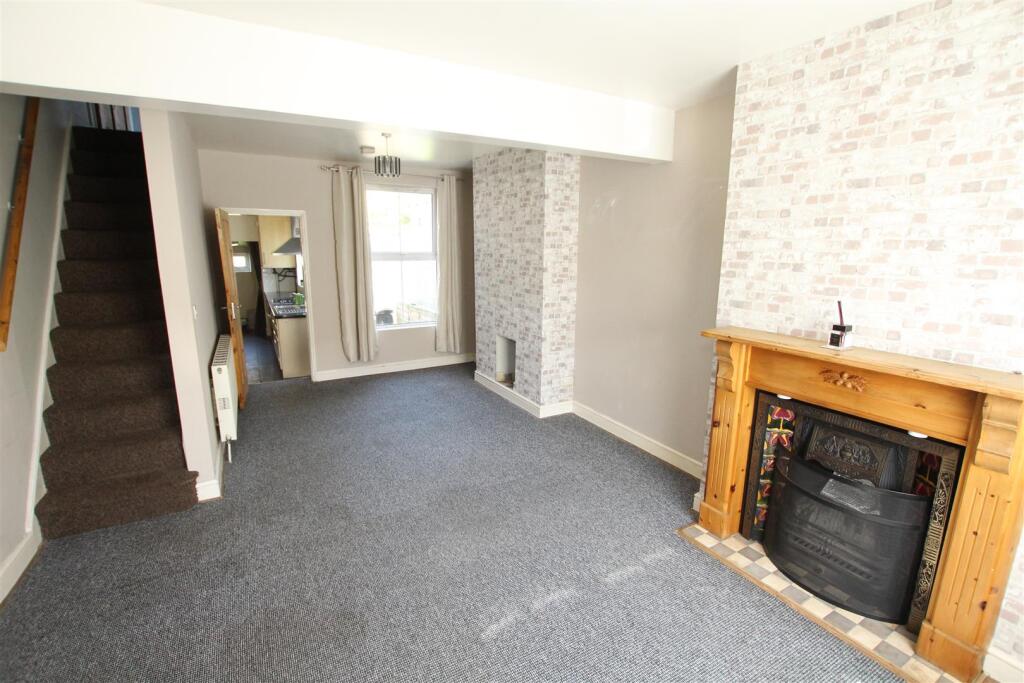 House in Northampton, West Northamptonshire - View 2