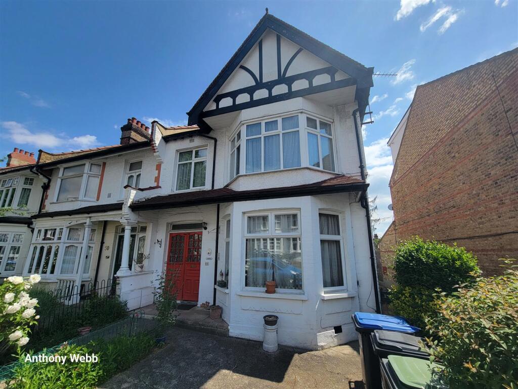 1-bed flat on Burford Gardens, Palmers Green, N13, £369,950