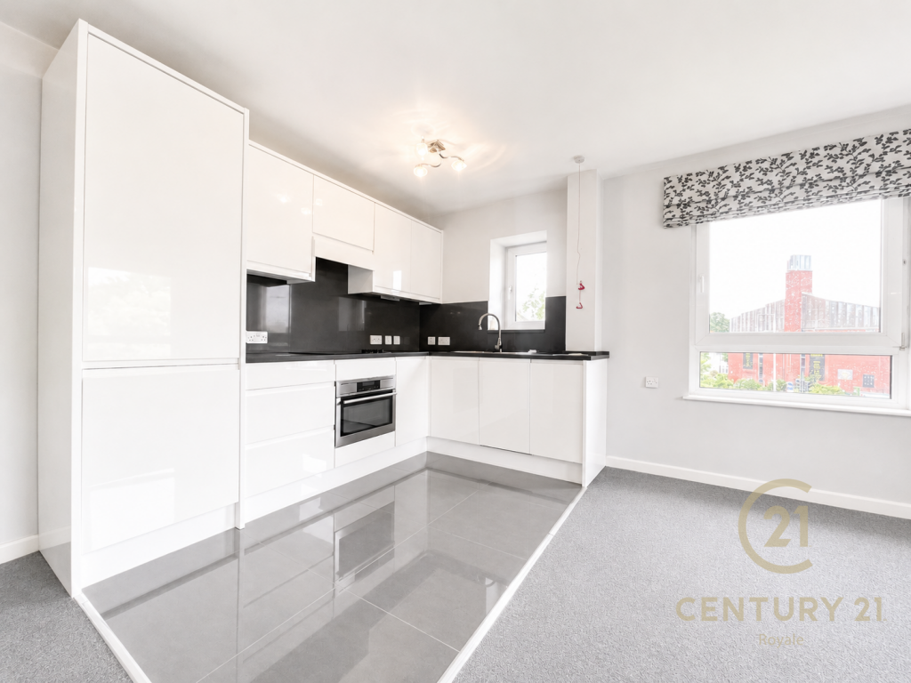 Apartment in Kingston upon Thames - View 3