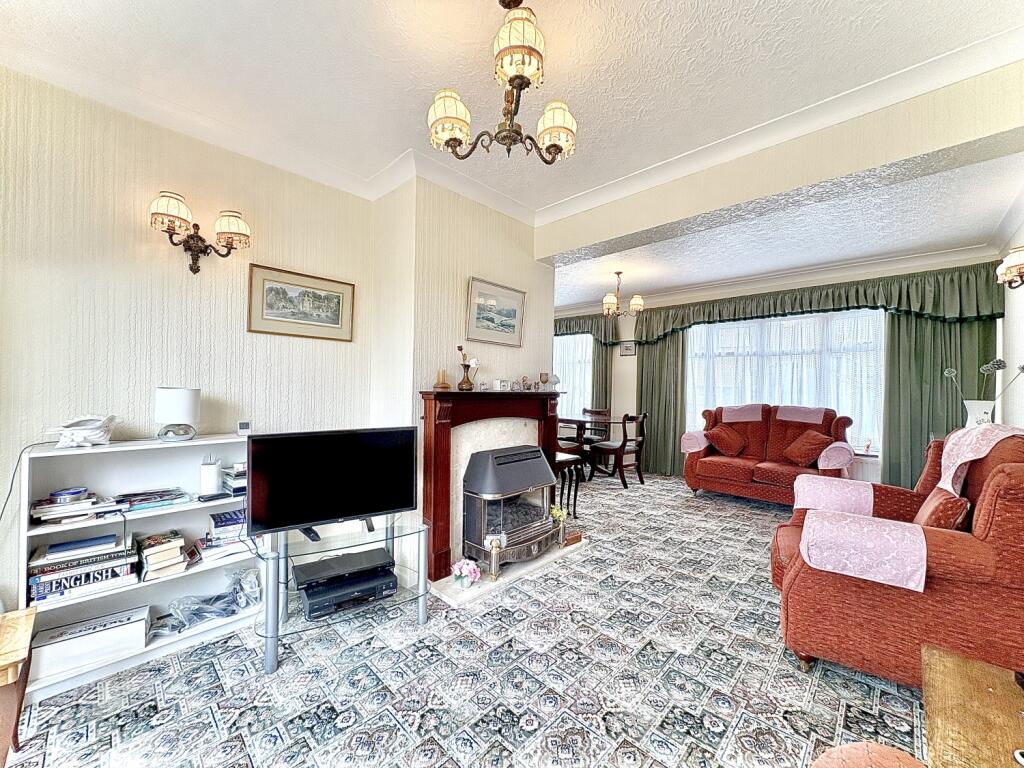Sandyfields Road, Sedgley, DY3 photo 4