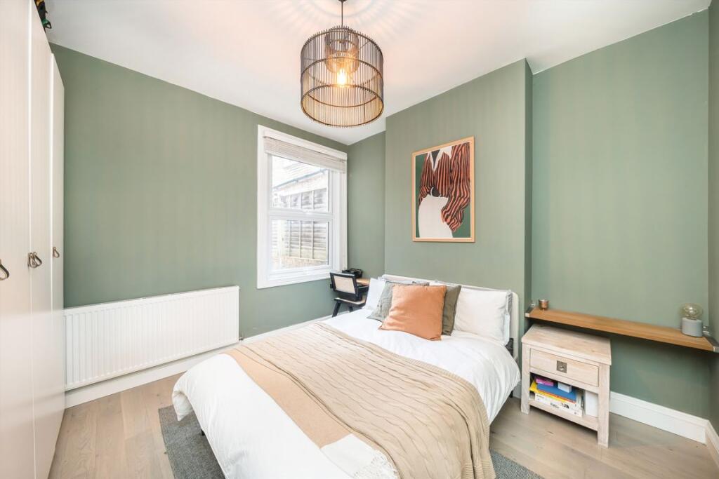 Apartment in London - More