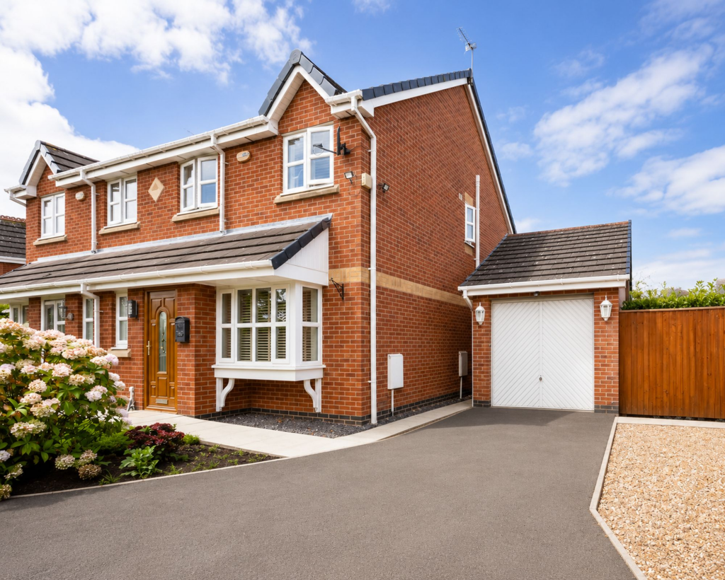 Main image of property: The Green, Hesketh Bank, PR4