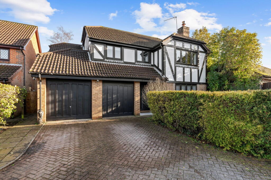 Main image of property: Heathcote, Tadworth, Surrey, KT20 5TH