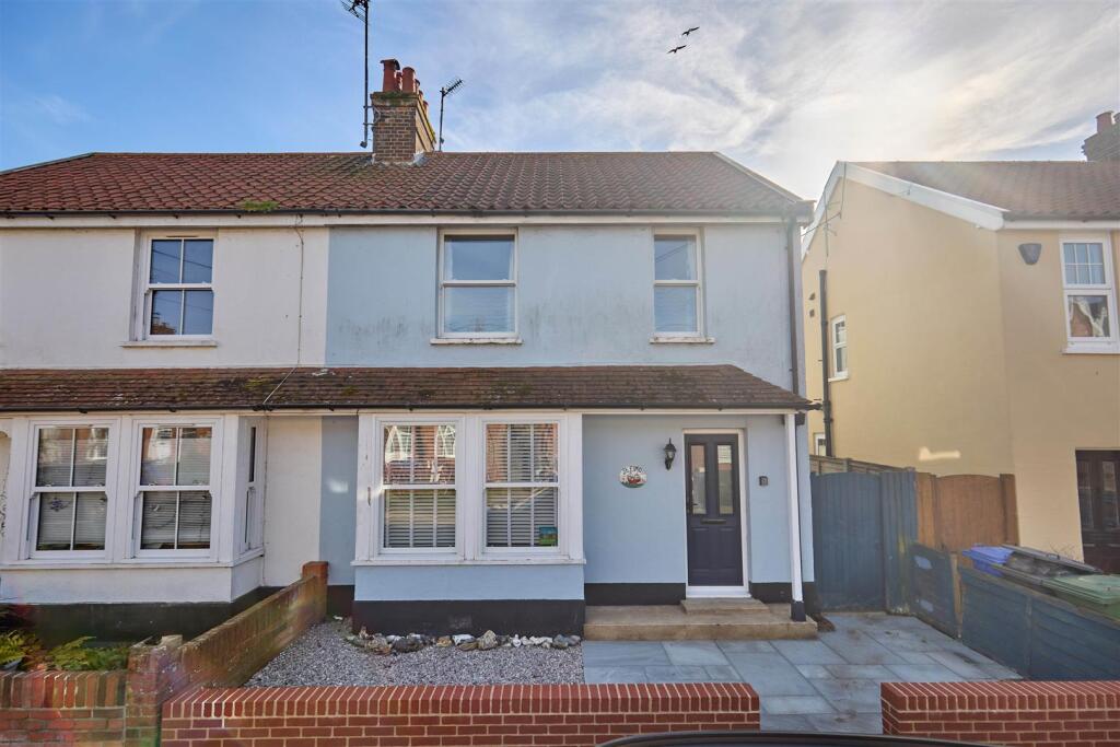 Main image of property: St Elmo, 9 North Road