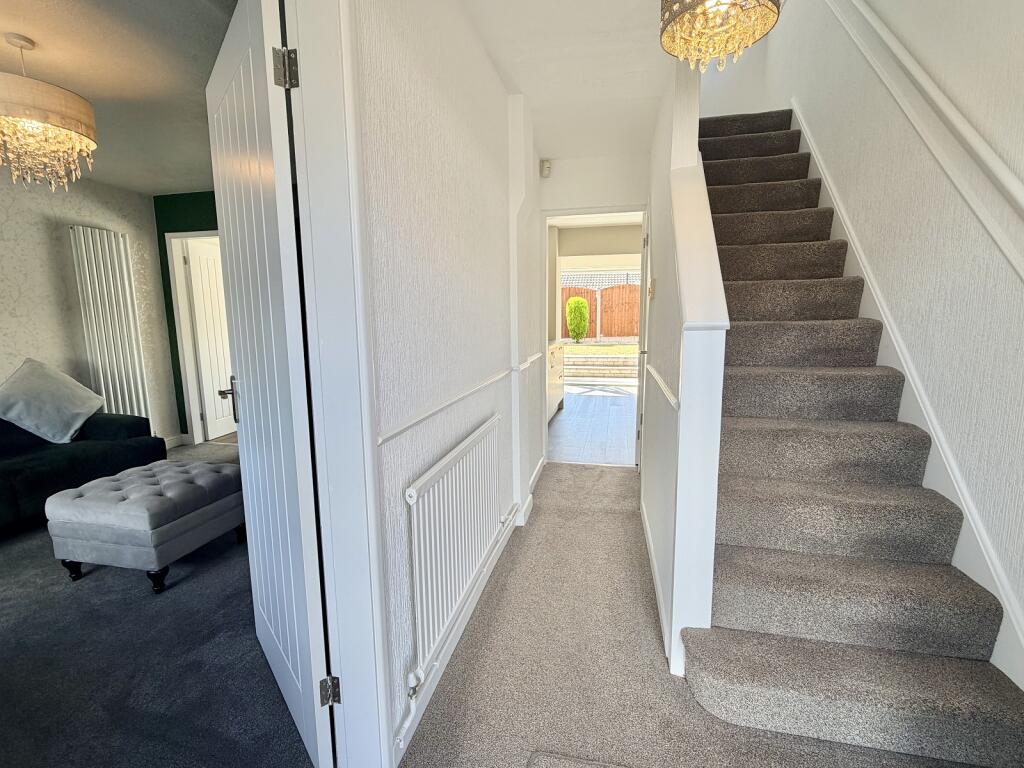 House in Oadby and Wigston, Leicestershire - More