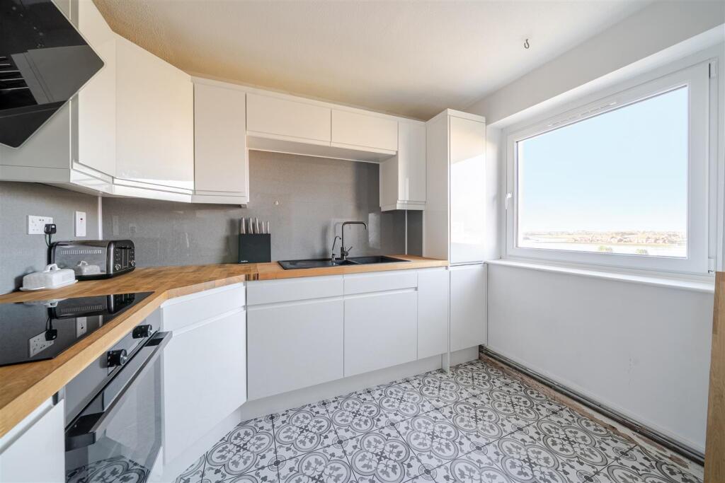 2-bed flat on Trinity Green, Gosport, £160,000