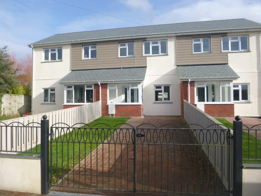 Main image of property: The Old Garages, Week St. Mary