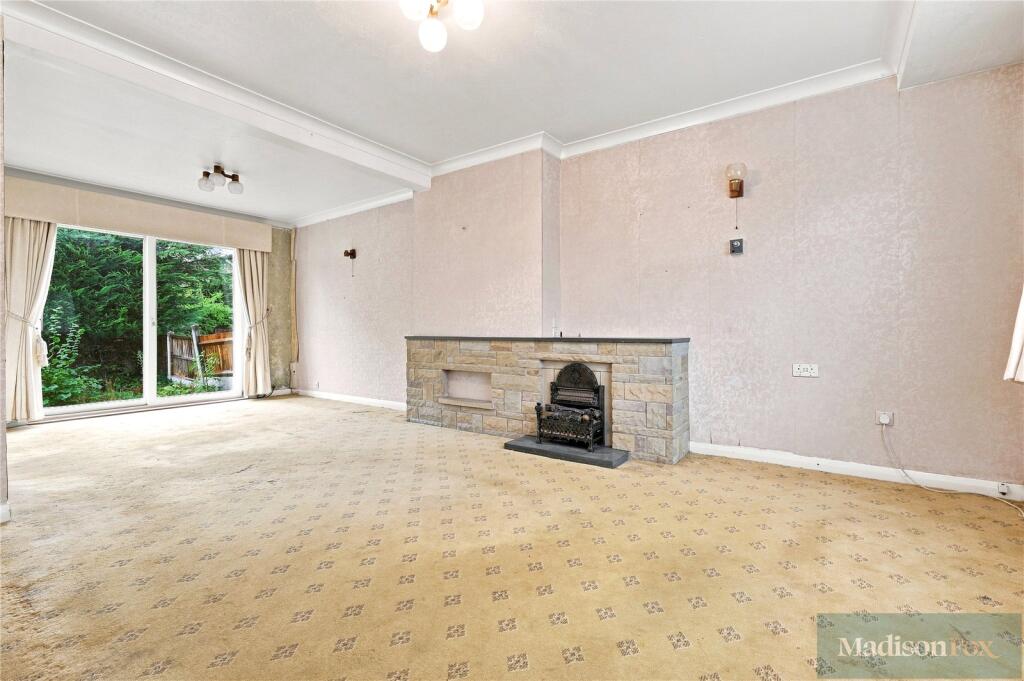 House in Epping Forest, Grange Hill, Chigwell - View 2