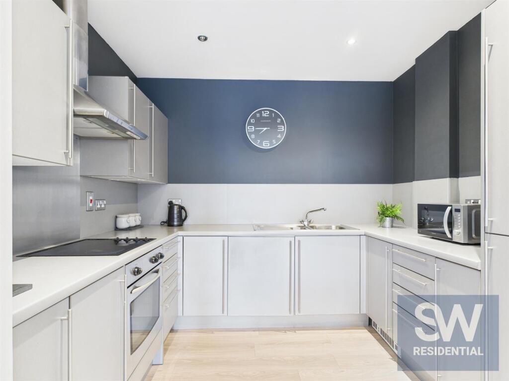 1-bed apartment on The Quays, Concordia Street, £180,000