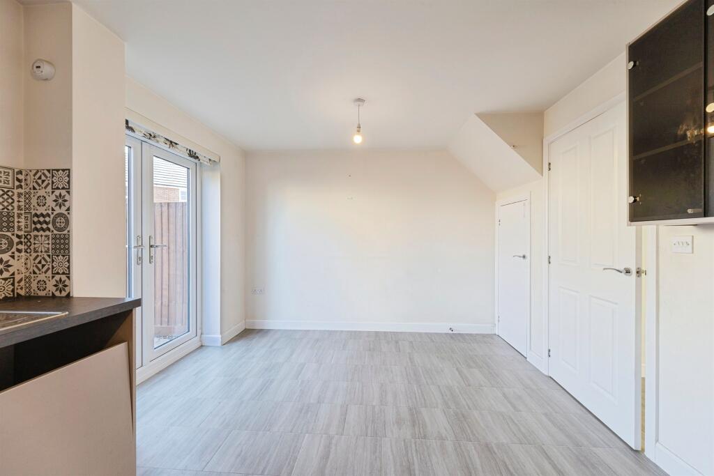 House in Milton Keynes, Broughton and Milton Keynes - View 5