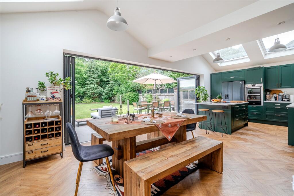House in Elmbridge, Esher - More