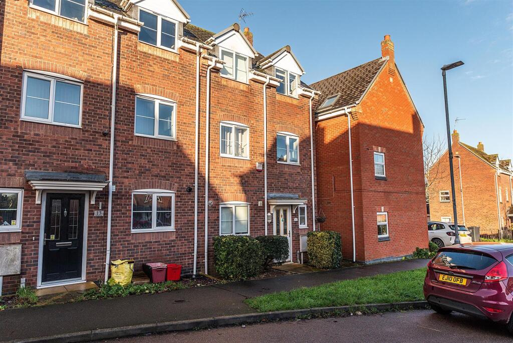 4-bed house on Hollands Way, Kegworth, £270,000