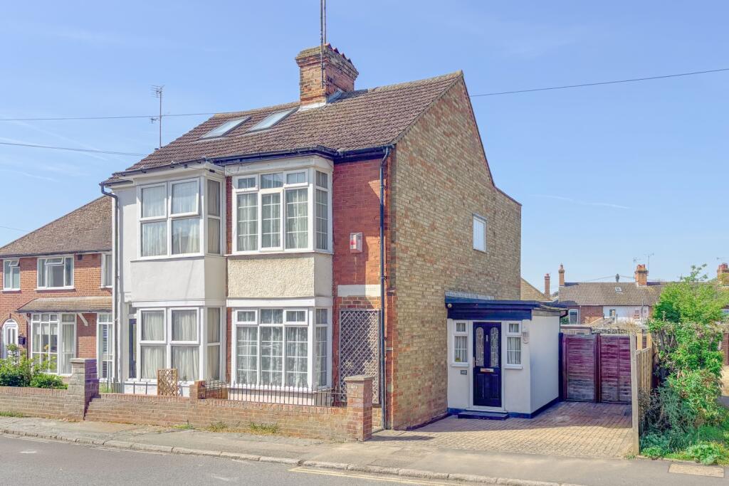 Main image of property: Heath Road, Leighton Buzzard, LU7