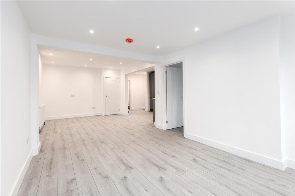 House in London - View 4