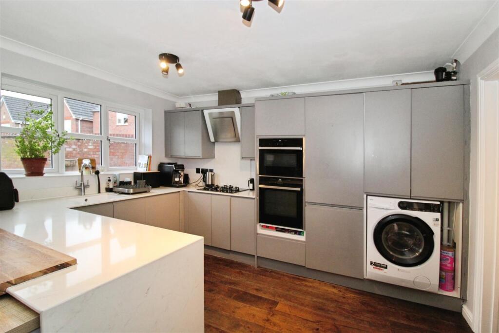 Timber Court, Hillmorton, Rugby photo 4