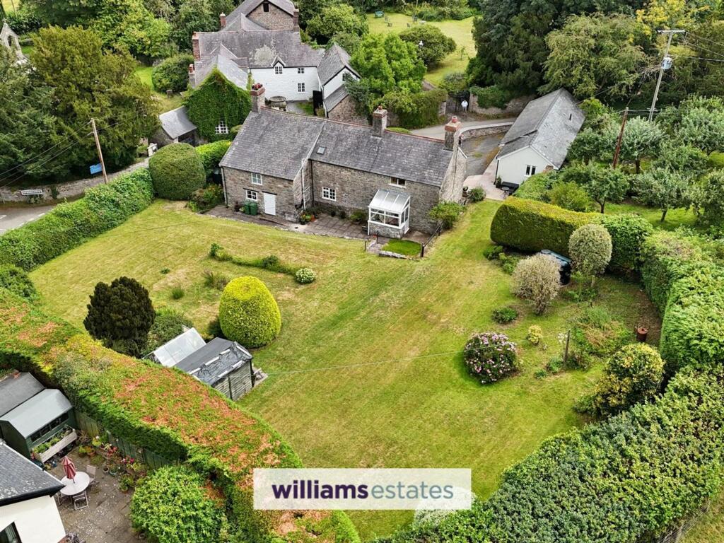 Main image of property: Efenechtyd, Ruthin, LL15