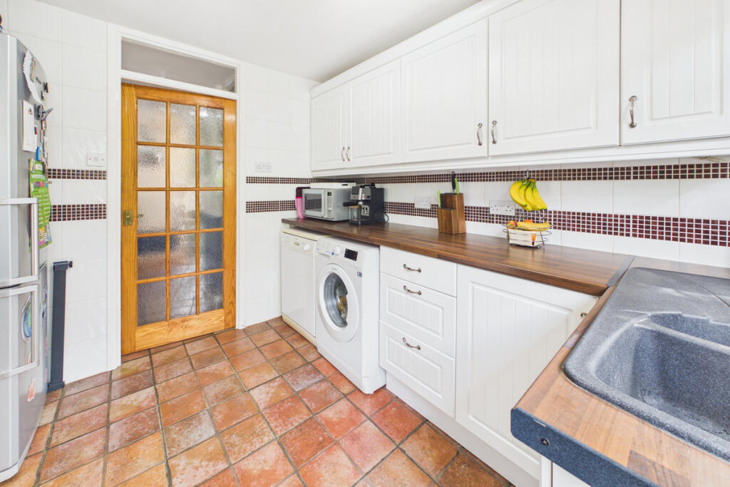 House in Hemel Hempstead - More
