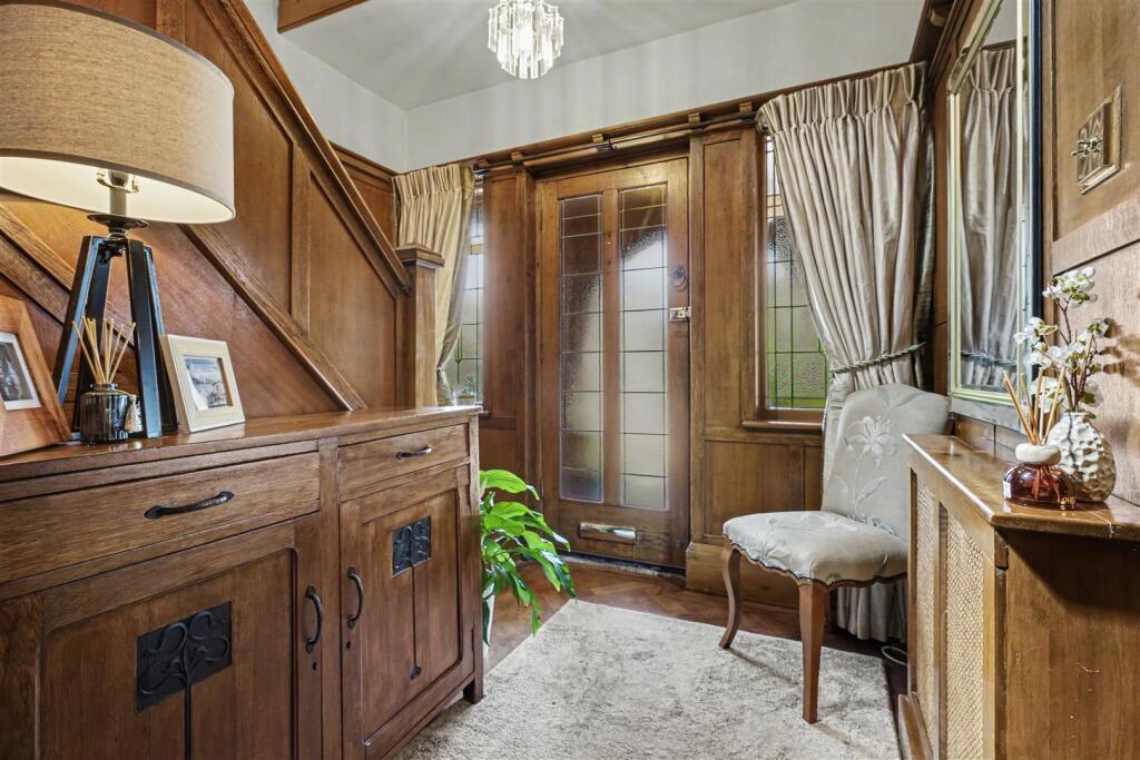 Trowell Grove, Long Eaton - More