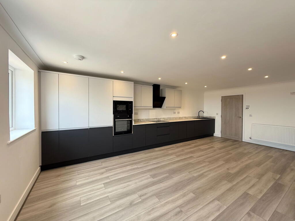 3-bed apartment on Spa Court, Apt  2  Malvern, WR14 4QH, £255,000