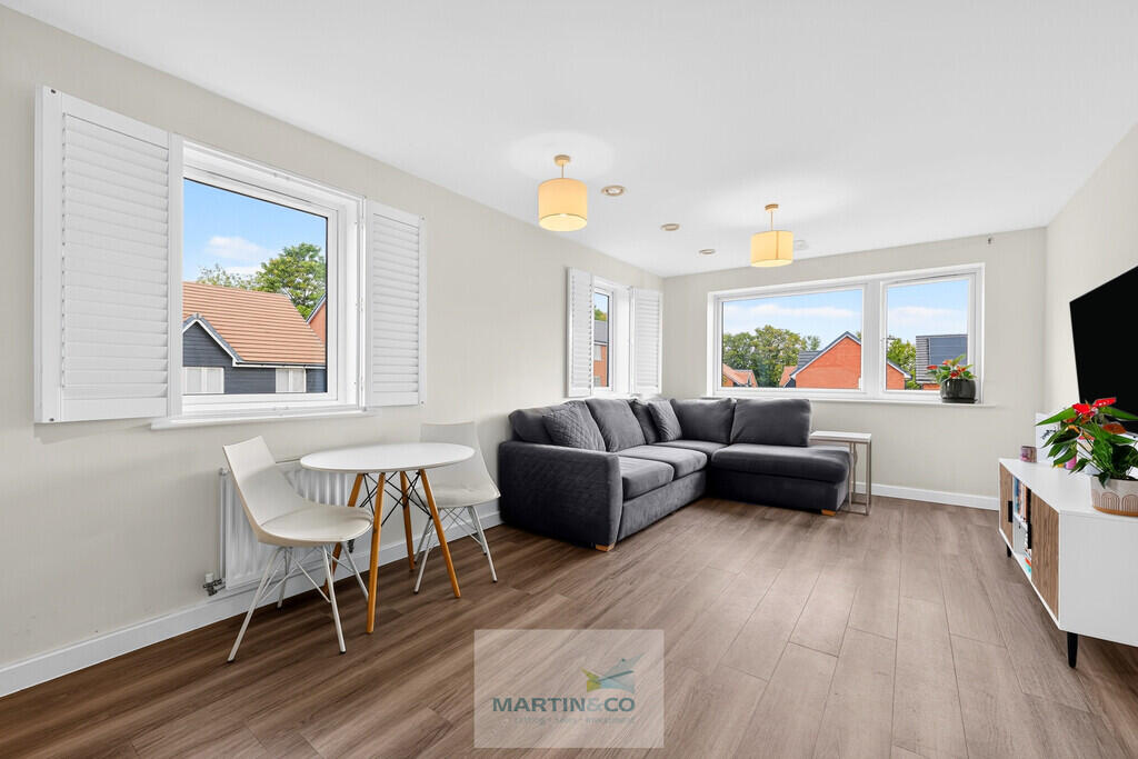 Apartment in Welwyn Hatfield, Hertfordshire - View 2
