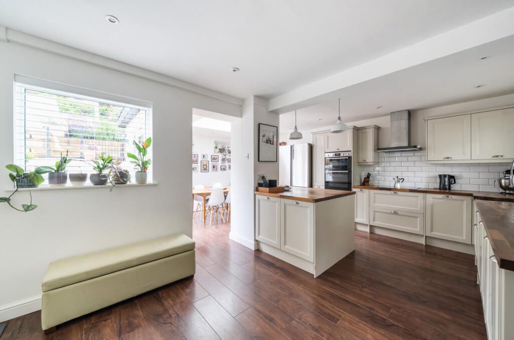 House in Waverley, Ockford Ridge, Godalming - View 5