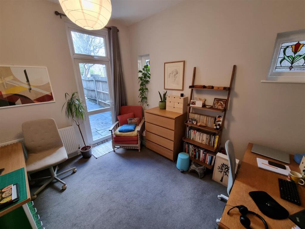 Apartment in London - View 5