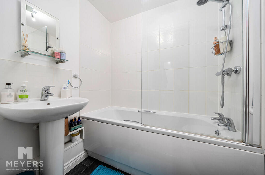 Apartment in Dorchester - More