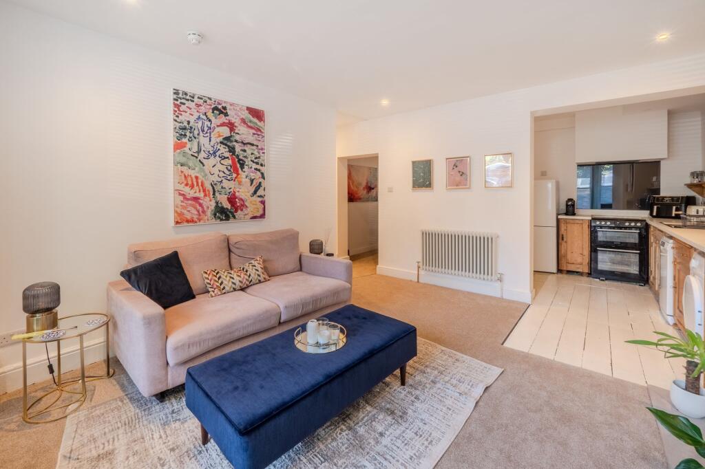 Apartment in Bristol, Clifton - View 4