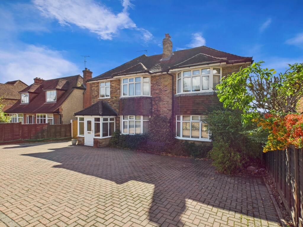 Main image of property: Hillfield Road, Chalfont St. Peter, Buckinghamshire, SL9