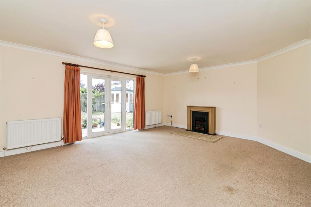 House in South Norfolk, Ditchingham - More
