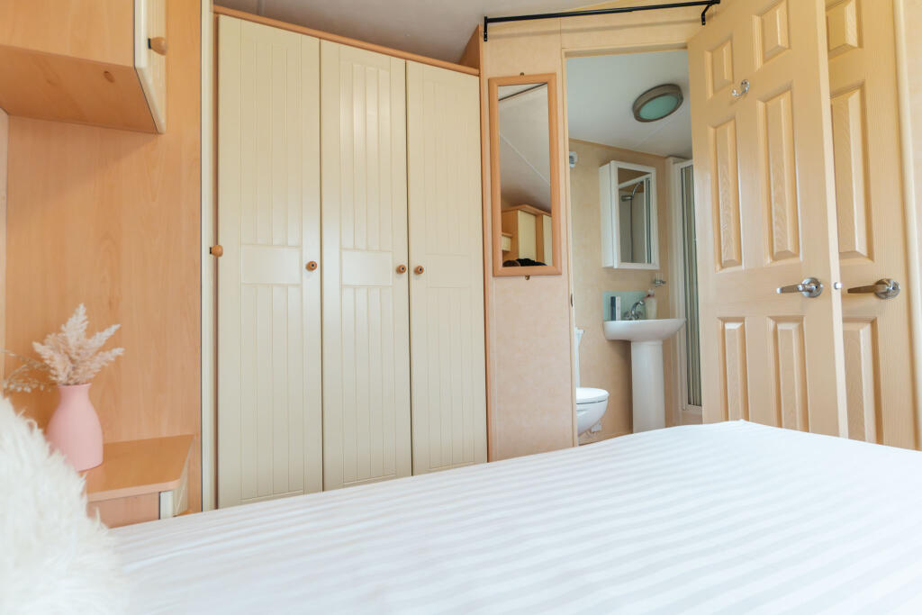 Willerby Richmond, Marine Holiday Park, Cefndy Road, Rhyl, Denbighshire, LL18 2HG photo 4