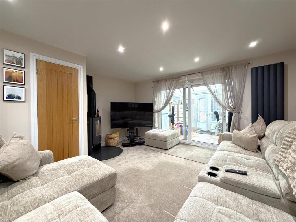 House in Nottingham - View 4