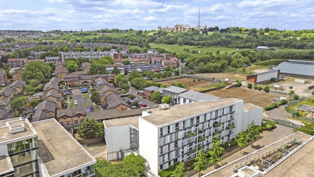 1-bed flat on Judd Apartments, Great Amwell Lane, Hornsey, N8, £94,500