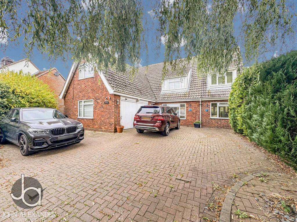 4-bed detached on Hanover Square, Feering, Colchester, £600,000