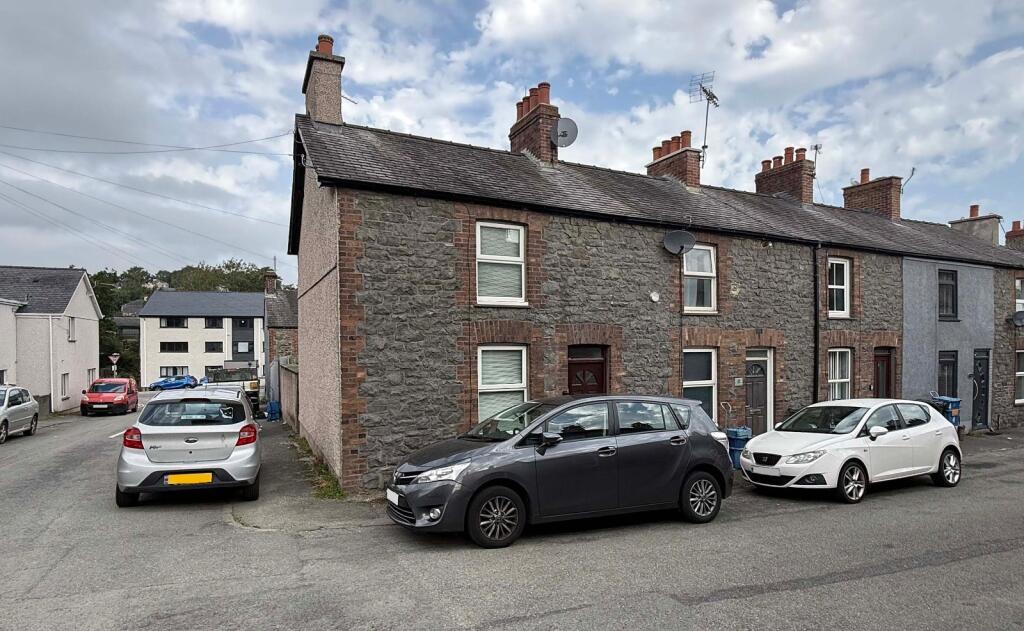 Main image of property: Tan Y Graig, Bangor, Gwynedd, LL57