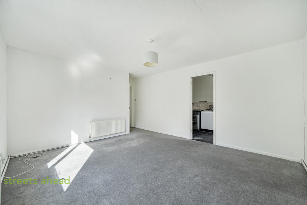 Apartment in Croydon - View 2