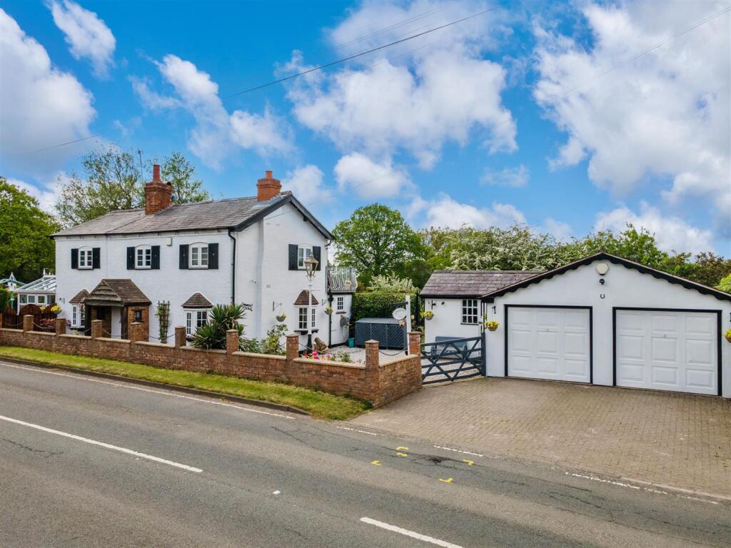 Main image of property: Old Warwick Road, Lapworth, Solihull