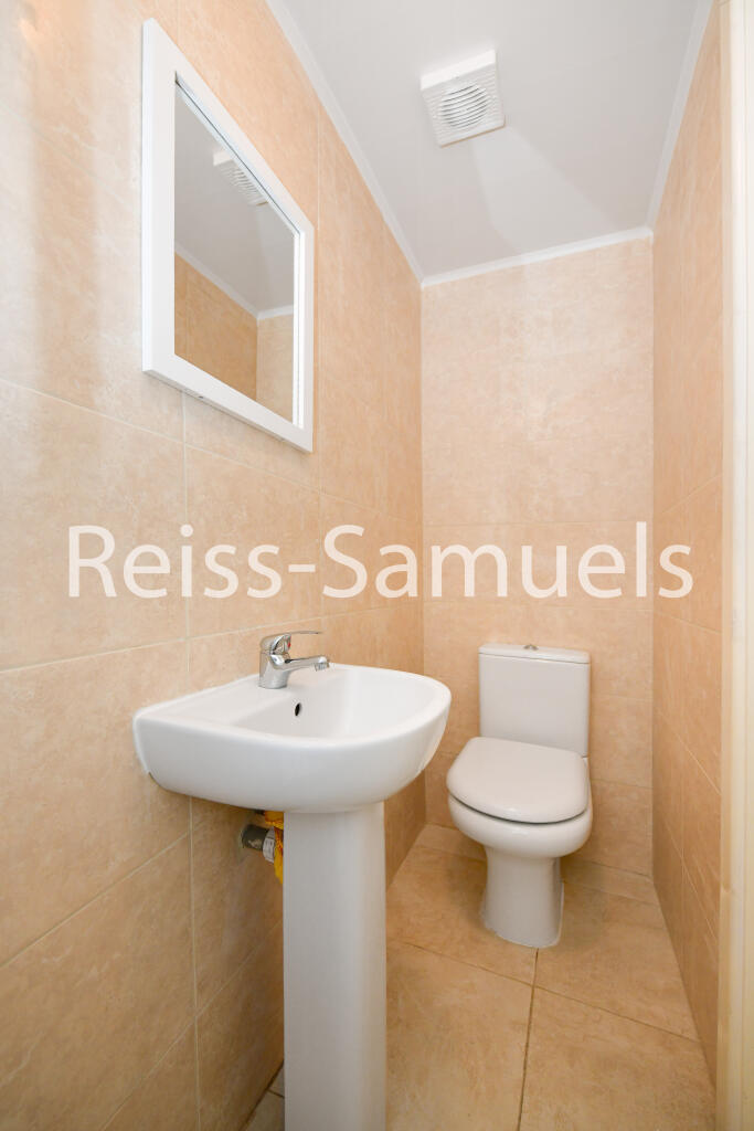 5 bedroom town house for rent