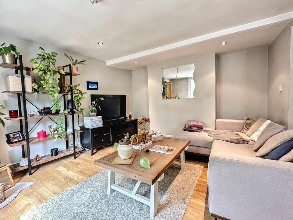 Main image of property: Thames Street, Windsor, SL4