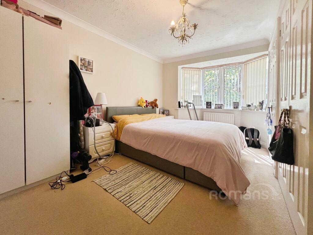 Apartment in Aldershot, Cargate - View 5