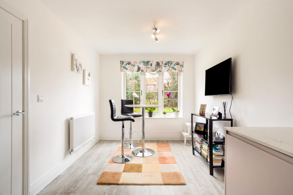 House in Horsham, Arun Fields, North Horsham - View 4