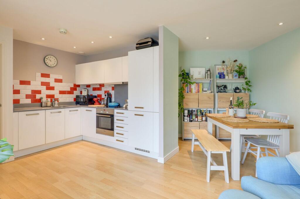 Apartment in London - View 3