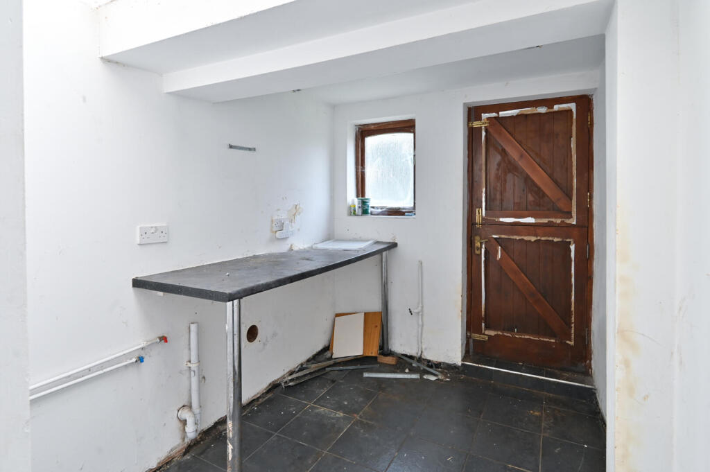 House in Burton Latimer - More