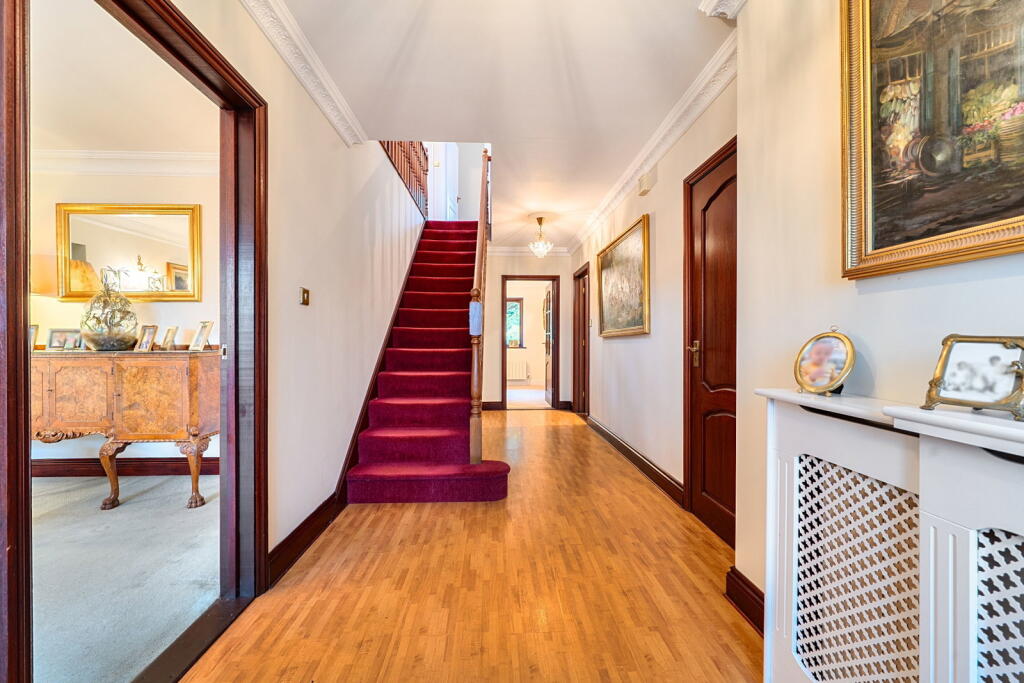 House in Hertsmere, Hertfordshire - View 4