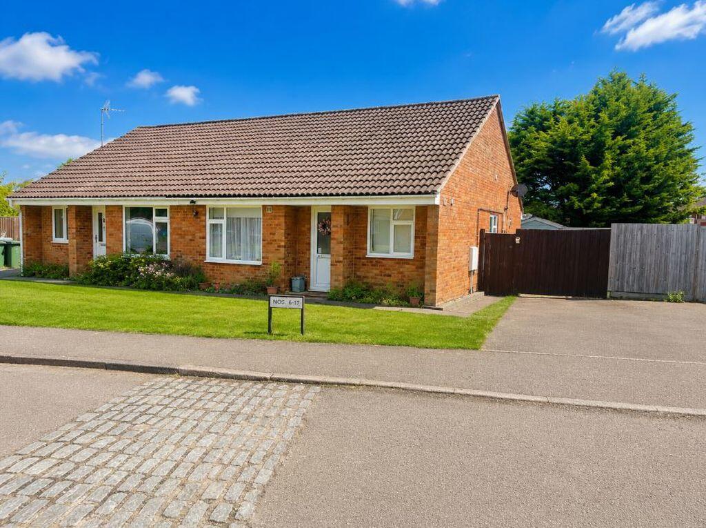 Main image of property: Banesberie Close, Banbury, OX16